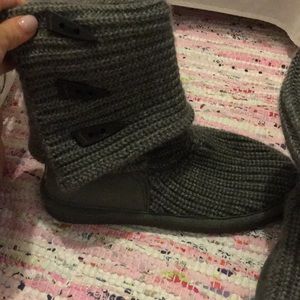 Bear paw knit boots
